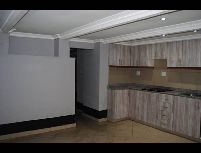 4 BEDROOM HOUSE FOR SALE IN ESCOMBE